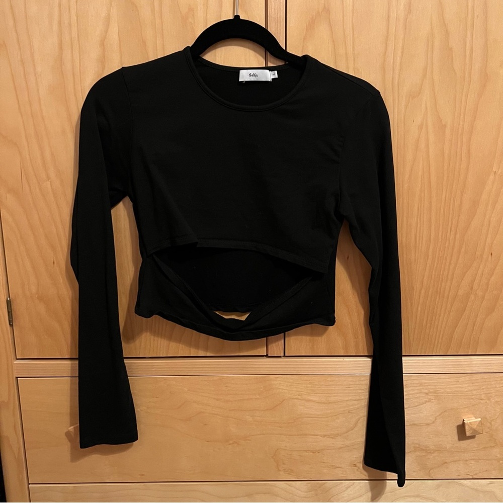 adika cutout long sleeve crop top